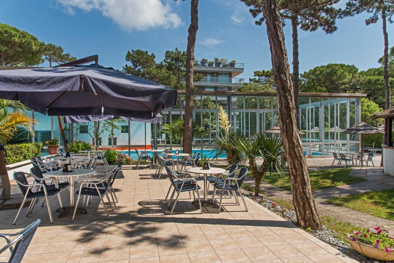 Hotel Meridianus Lignano Sabbiadoro Exteriör bild