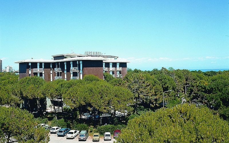 Hotel Meridianus Lignano Sabbiadoro Exteriör bild